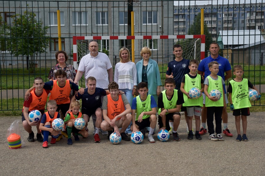 «Новая генерация» стала участником старта проекта «Футбол в школе»